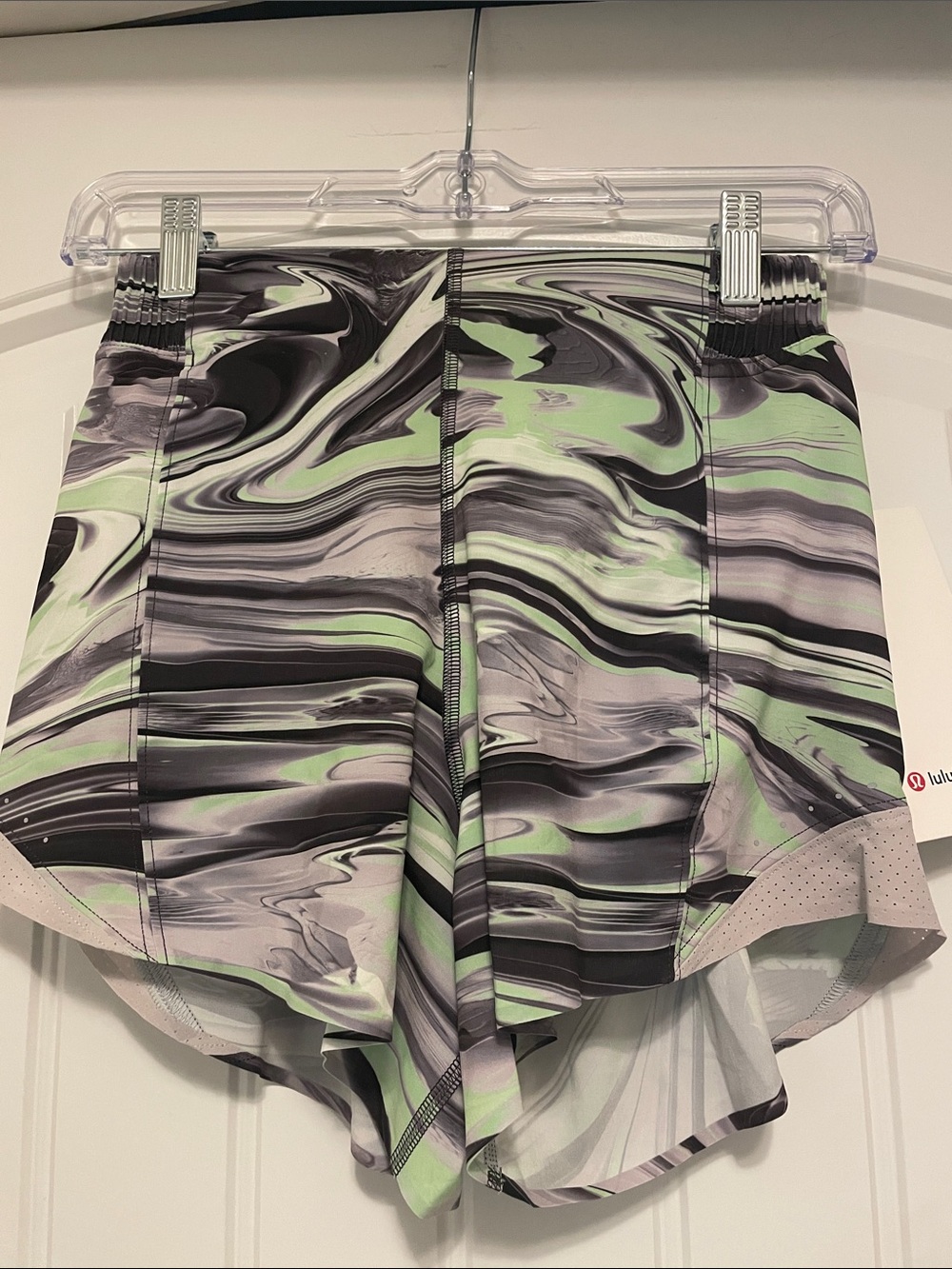 NWT Lululemon Hotty Hot HR Short 4”.